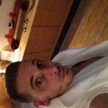 Accompagnatore gigolo Leonida31
