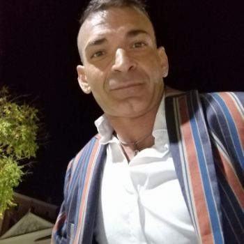 Accompagnatore gigolo Toni