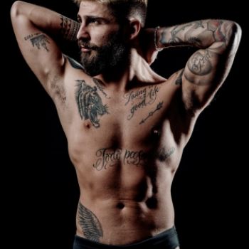 Accompagnatore gigolo Mitre