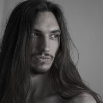 Accompagnatore gigolo Virgo
