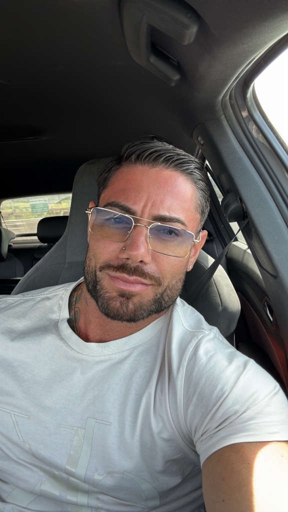 Accompagnatore gigolo Ricky