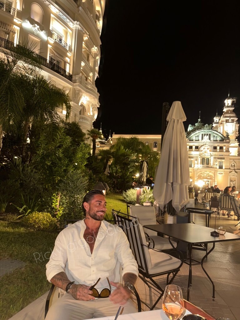 Accompagnatore gigolo Ricky