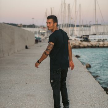 Accompagnatore gigolo Valentino