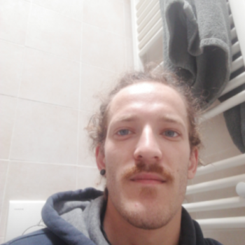 Accompagnatore gigolo Lukino