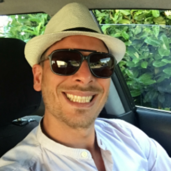 Accompagnatore gigolo Leonida31