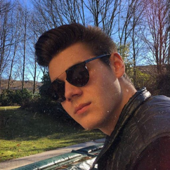Accompagnatore gigolo Luca Log