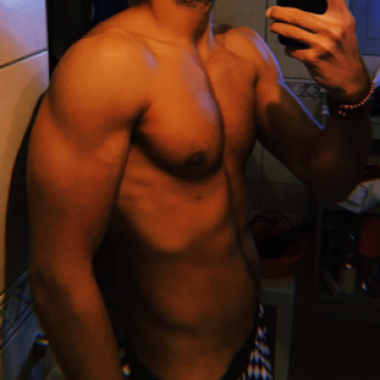 Accompagnatore gigolo Vandam