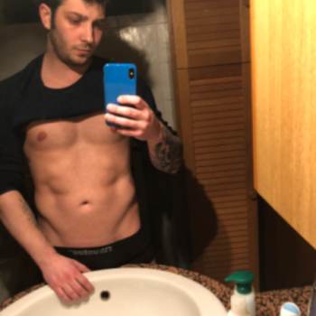 Accompagnatore gigolo Mik