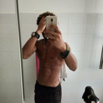 Accompagnatore gigolo Nay