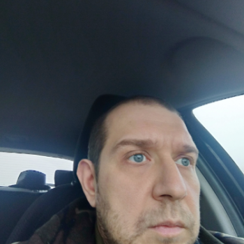 Accompagnatore gigolo Ade81