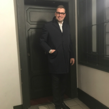 Accompagnatore gigolo Ez