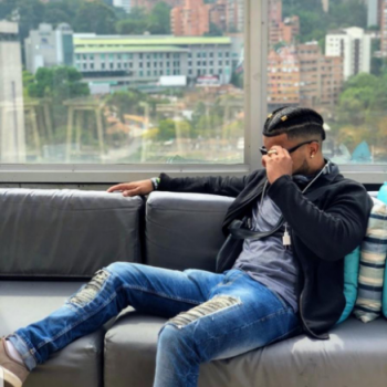 Accompagnatore gigolo Junior