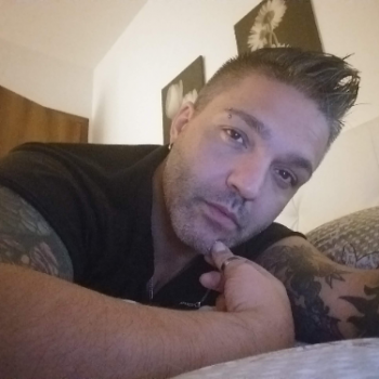 Accompagnatore gigolo Ayron