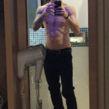 Accompagnatore gigolo Francesco91