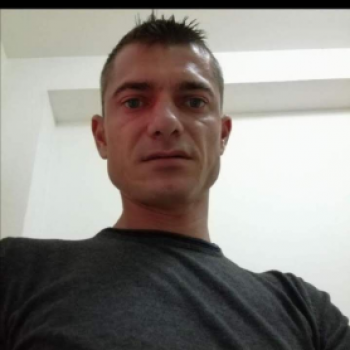 Accompagnatore gigolo Hurjui