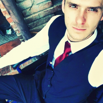 Accompagnatore gigolo Ernest