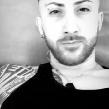 Accompagnatore gigolo Carminex