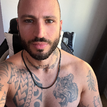 Accompagnatore gigolo francesco