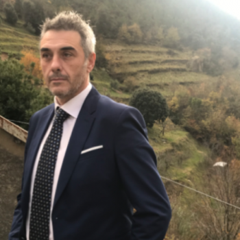 Accompagnatore gigolo Emy