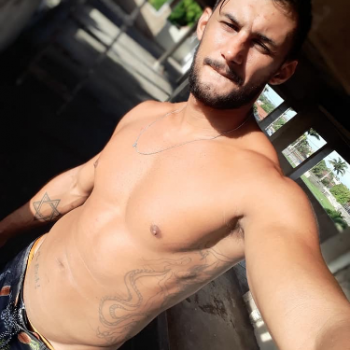 Accompagnatore gigolo Emanoelletonoli