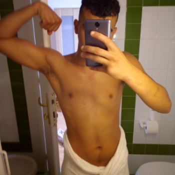 Accompagnatore gigolo Arbi