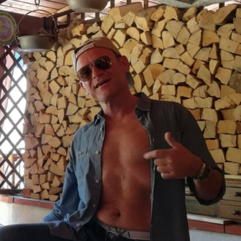 Accompagnatore gigolo Luckino