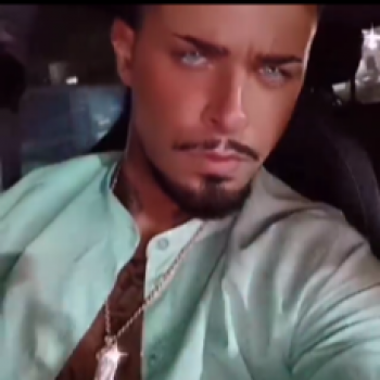 Accompagnatore gigolo Pakyto