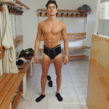 Accompagnatore gigolo Riccardo95