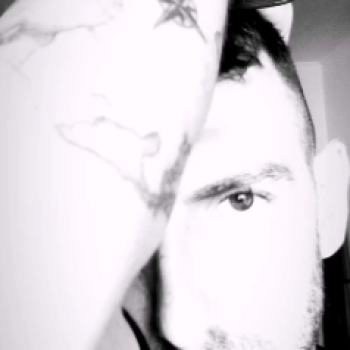 Accompagnatore gigolo Lucabazooka