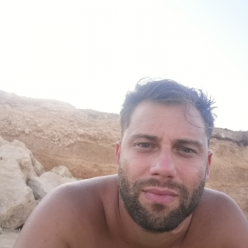 Accompagnatore gigolo Ironico86