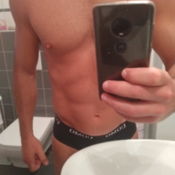 Accompagnatore gigolo Hemingway