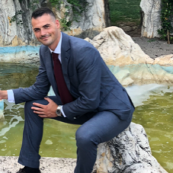 Accompagnatore gigolo Stefanov