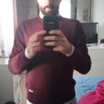 Accompagnatore gigolo Tom.930716