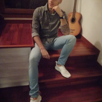 Accompagnatore gigolo Andru