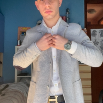 Accompagnatore gigolo Luca1997