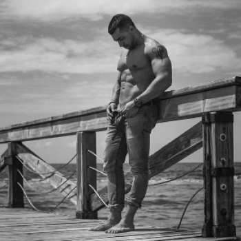 Accompagnatore gigolo Axell