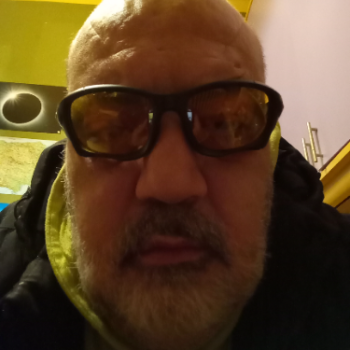 Accompagnatore gigolo Zengigolo