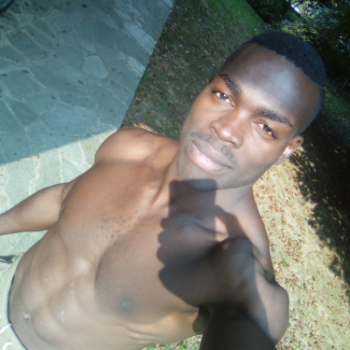 Accompagnatore gigolo Kwesi Gyan