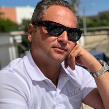 Accompagnatore gigolo Lucarasponi