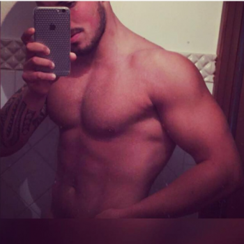 Accompagnatore gigolo Mikys