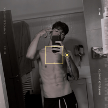 Accompagnatore gigolo andrea barzotto