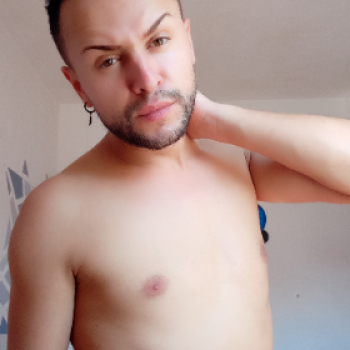 Accompagnatore gigolo Mihaiv