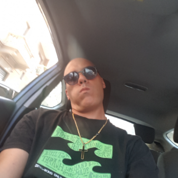 Accompagnatore gigolo Teschio82