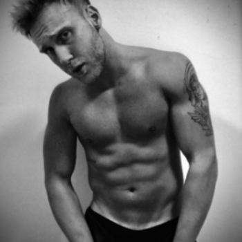 Accompagnatore gigolo Lore.96