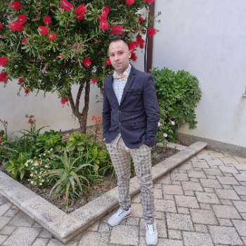 Accompagnatore gigolo Magri