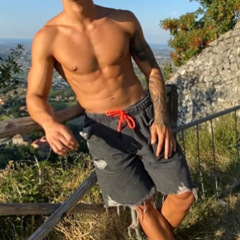 Accompagnatore gigolo Lucastoy