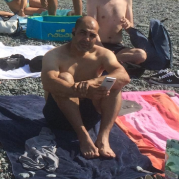 Accompagnatore gigolo Destro