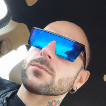 Accompagnatore gigolo Fred