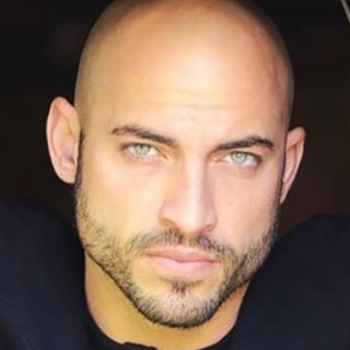 Accompagnatore gigolo Maurito