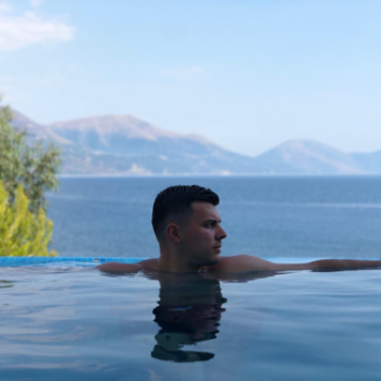 Accompagnatore gigolo Thendri